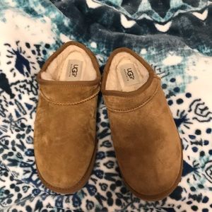 BRAND NEW UGGS (MAKE OFFER)